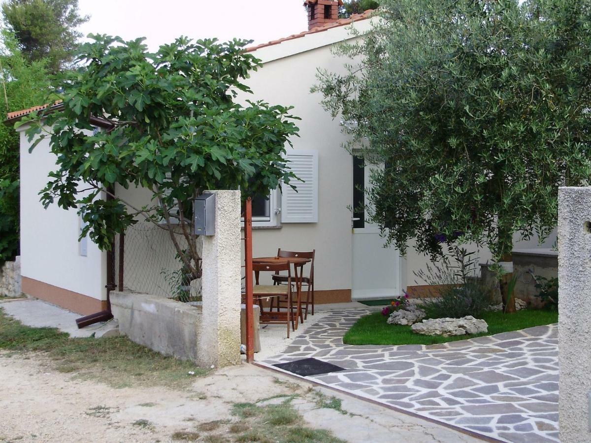Leca- Small House Medulin Kültér fotó
