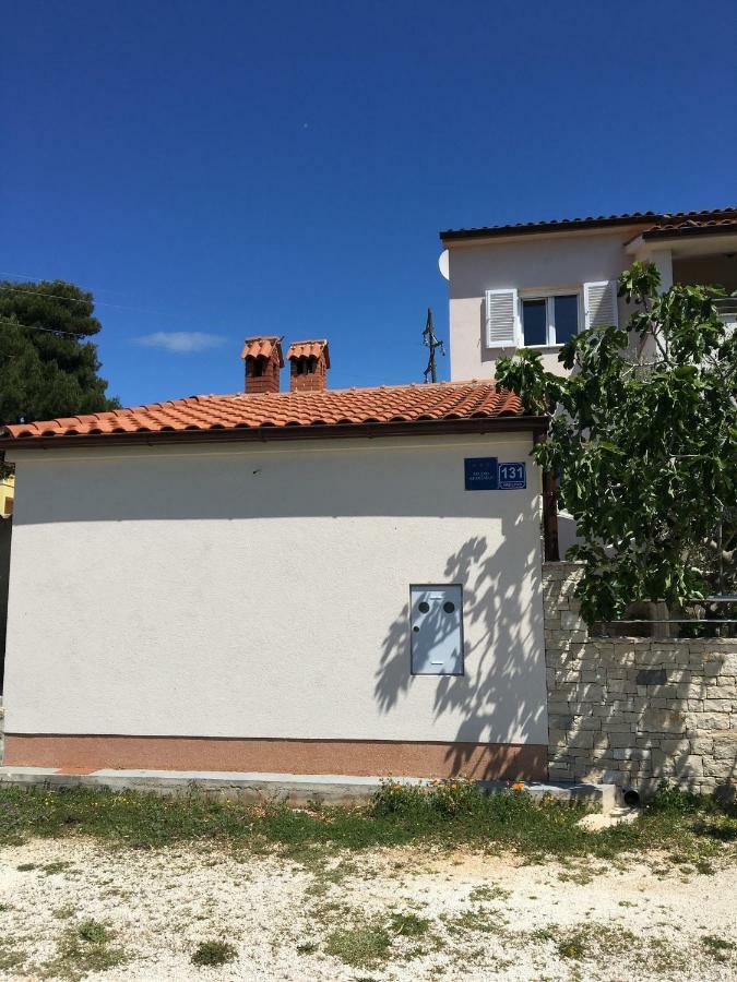 Leca- Small House Medulin Kültér fotó